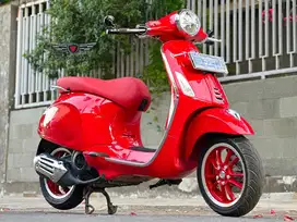 Vespa primavera Red 2020