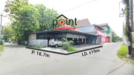 bekas rumah makan strategis pinggir jalan ramai