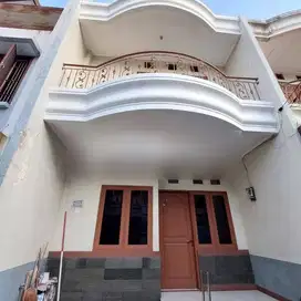 Rumah di Tomang jakbar 2 Lantai SHM Sudah Renovasi