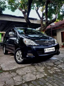 Toyota Kijang Innova G 2.0 AT 2010 Bensin Automatic Matic Hitam