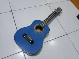 Jual ukulele masih mulus tapi bekas