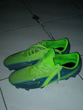 sepatu bola specs arrow size 42