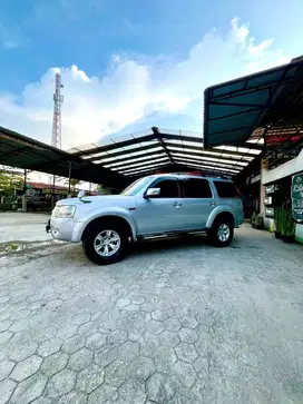 FORD EVEREST 2.5 XLT