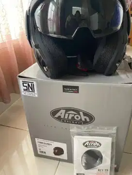 Helm airoh rev 19, blm pernah pakai