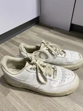 NIKE AIR FORCE 1 white