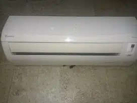 Ac Daikin inverter indoornya aja 1/2 pk mulus