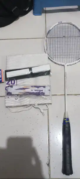 Raket badminton TTY