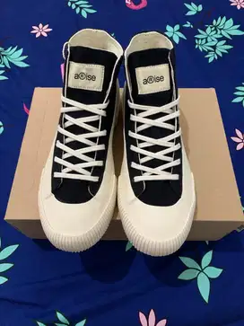 Arise Shoes - Hi Groov Canvas Black