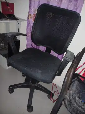 Kursi kantor roda