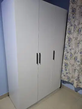 Lemari Putih  3 pintu