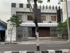 Ruko Besar Tepi jalan raya Area Umbulharjo Jogja dekat XT SQUARE