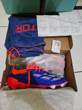Adidas predator elite Blue size 43 1/3 second