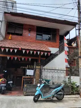 Rumah LANTAI2 DIKONTRAKAN, Tangga sendiri 24jam