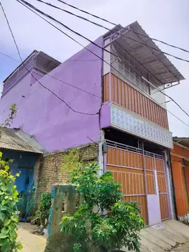 Dijual Murah Rumah  2 setengah Lantai di Perum  Griya Tangerang Asri