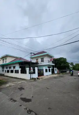 Rumah disewakan tempat strategis pusat kota