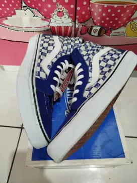 Sepatu vans sk8 supreme size 42 bnib nominus