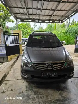 Kijang Innova 2008