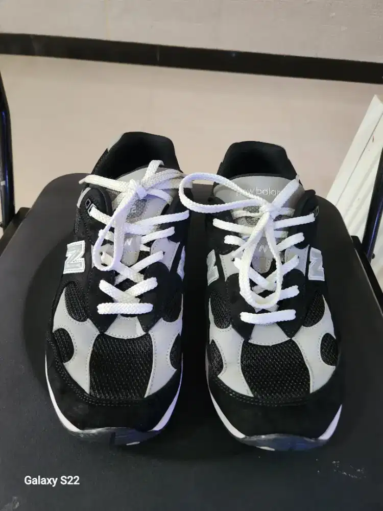 Di jual Sepatu new balance seri 992 Made in USA SIZE 44 Insole 28