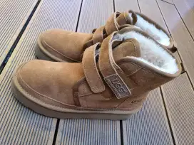 Sepatu boots unisex UGG size 39  (Ori Australia)