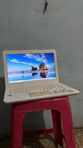 Laptop Asus X441UAR core i3 2Jt (nego)