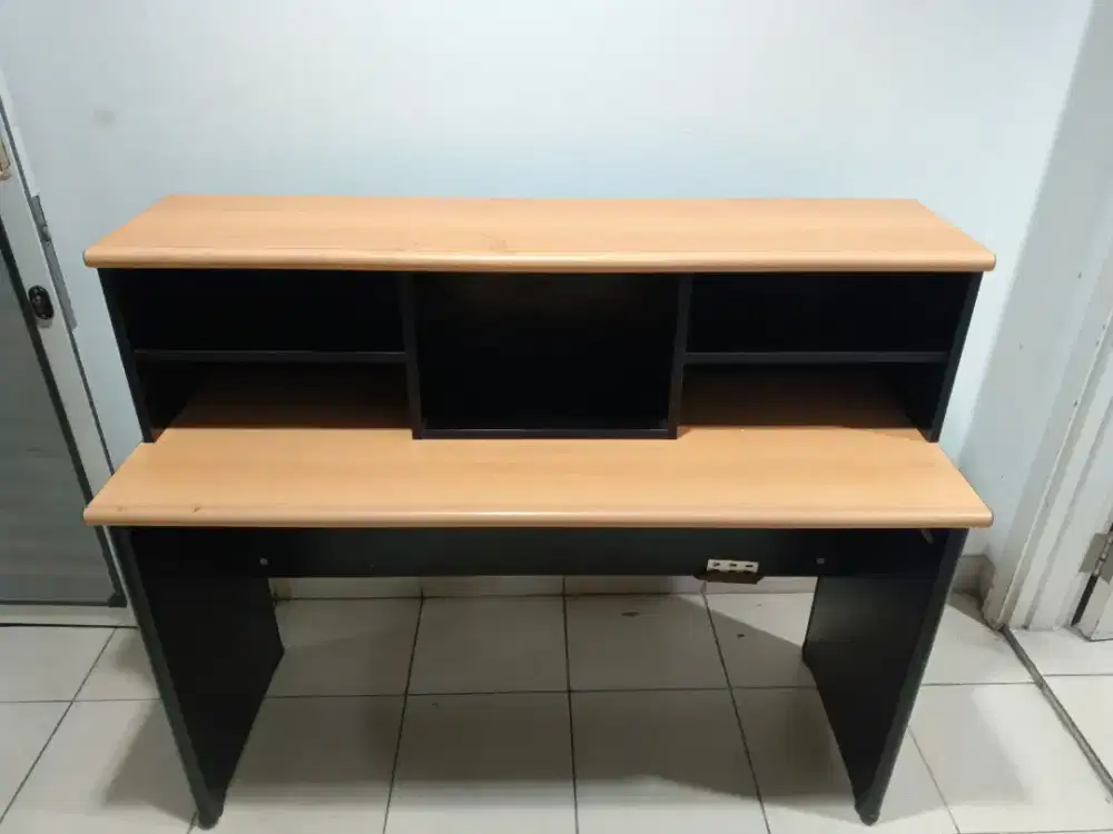 Dijual Murah!! Set Meja Resepsionis/Kasir UNO UOD 1034 URC 140cm