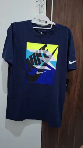 NIKE size XL - Kaos NYA Gradient Logo Tee Kids Original Navy