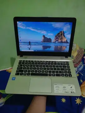 Jual Laptop Asus ram 4gb hdd 500gb layar 14 inch