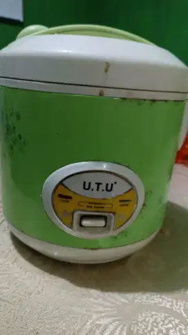 Rice cooker 1Liter masih bagus dan tdk berkerak