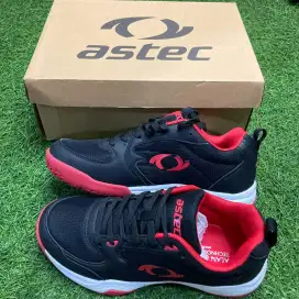 Sepatu Badminton Astec James
size 40