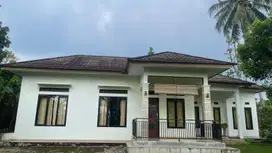 Rumah Semi Villa + Kebun + Kolam Renang Dijual Murah di Purwakarta