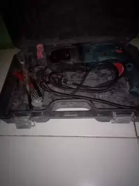Tukang bangunan dan perbaikan atap bocor