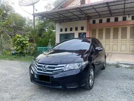 Honda City 1.5 cc Tipe tertinggi E Matic Dijual cepat