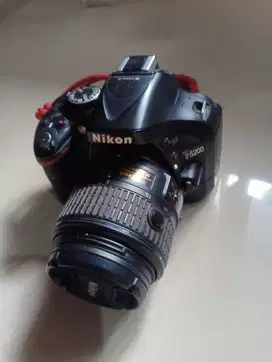 Nikon D5200 kondisi bagus layak pakai