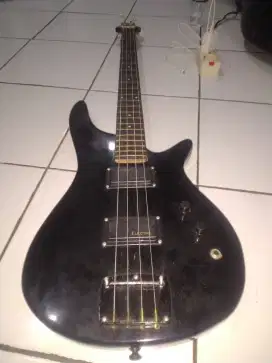 Gitar bass pemula