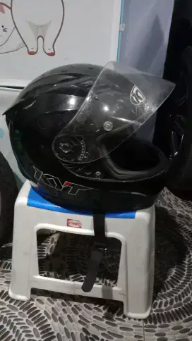 Helm KYT R10 BLACK GLOSSY