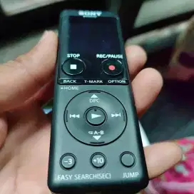 Voice recorder sony ICD-UX570F, barang like new. Unit only