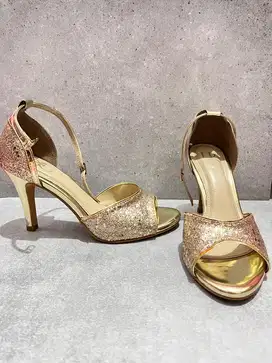 Sepatu Yongki Komaladi