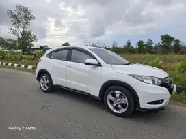 Di jual honda hrv type E tahun 2015