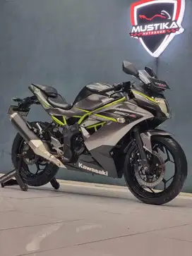 Kawasaki Ninja 250 RR Mono 2018 Surat Terima baru - Zaky Mustika