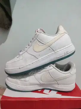 NIKE AIR FORCE 1 TRIPEL WHITE