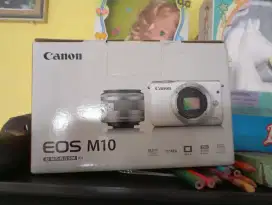 Canon m10 mirrorless