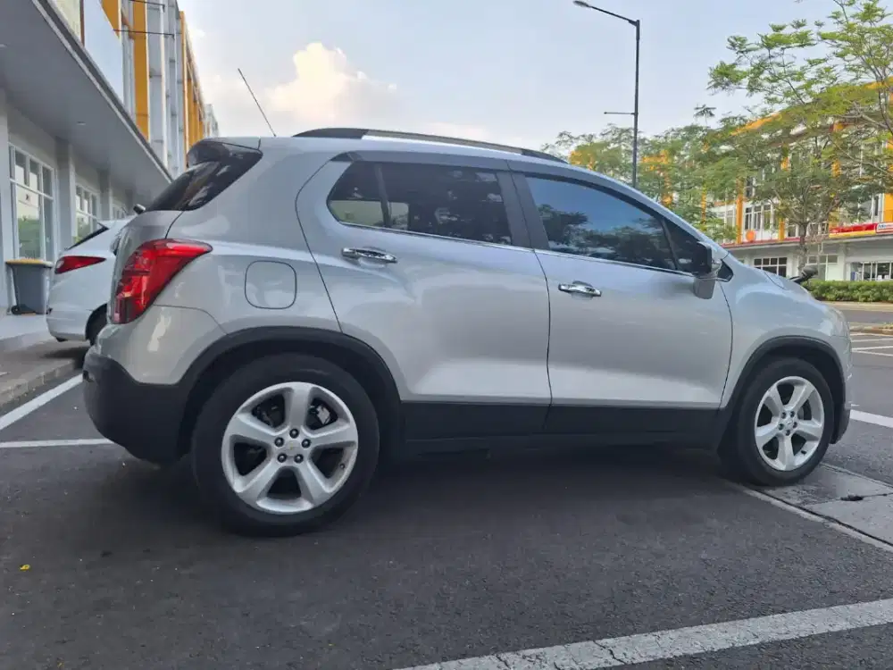 Bismillah jual mobil kesayangan Chevrolet trax 2016