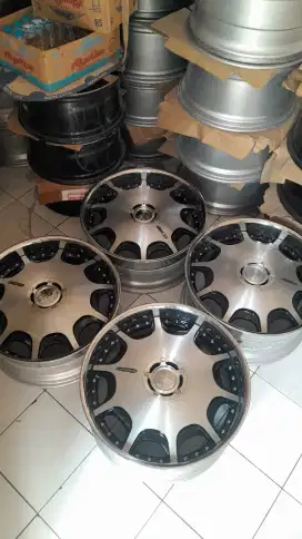 Velg Orginal Leonhart R21 Pcd 5*112/114.3 lebar 9/10 et35/40.4pcs