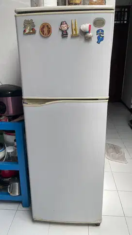 Kulkas Toshiba Jadul 2 Pintu (nett)