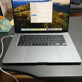 MacBook pro core i7 2.6Ghz 16gb SSD 500gb 16inch dual vga like new