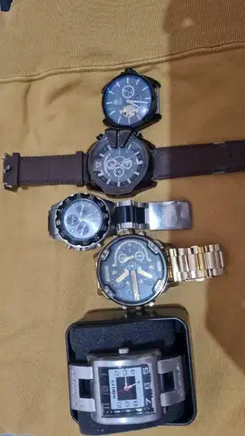 Jam-Jam Tangan Pria (Bekas)