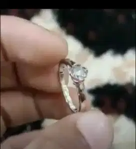 Cincin berlian emas putih 75% (3.27gr) berlian (0.81crt) lengkap memo