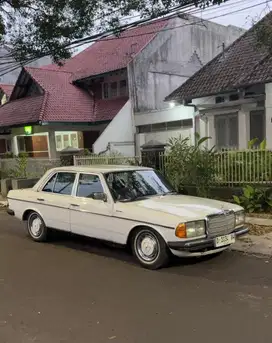 Mercedes Benz ‘84 tiger full original ( White On Blue )