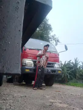 Cari loker supir atau apa aja kenek juga gak papa