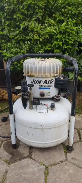 Kompresor Oilless 25L